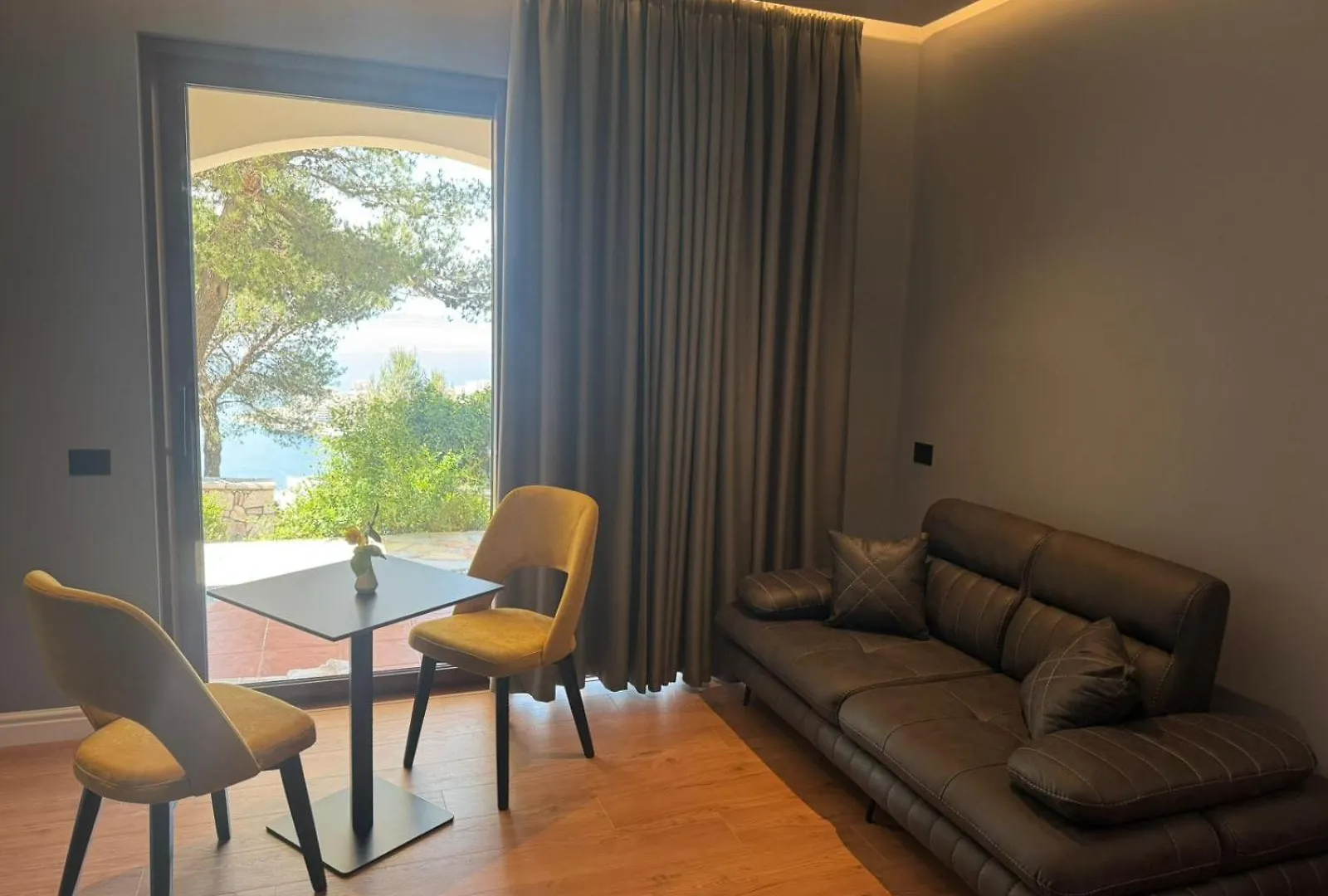 Villa Kristiano 21 Sarandë 0*,